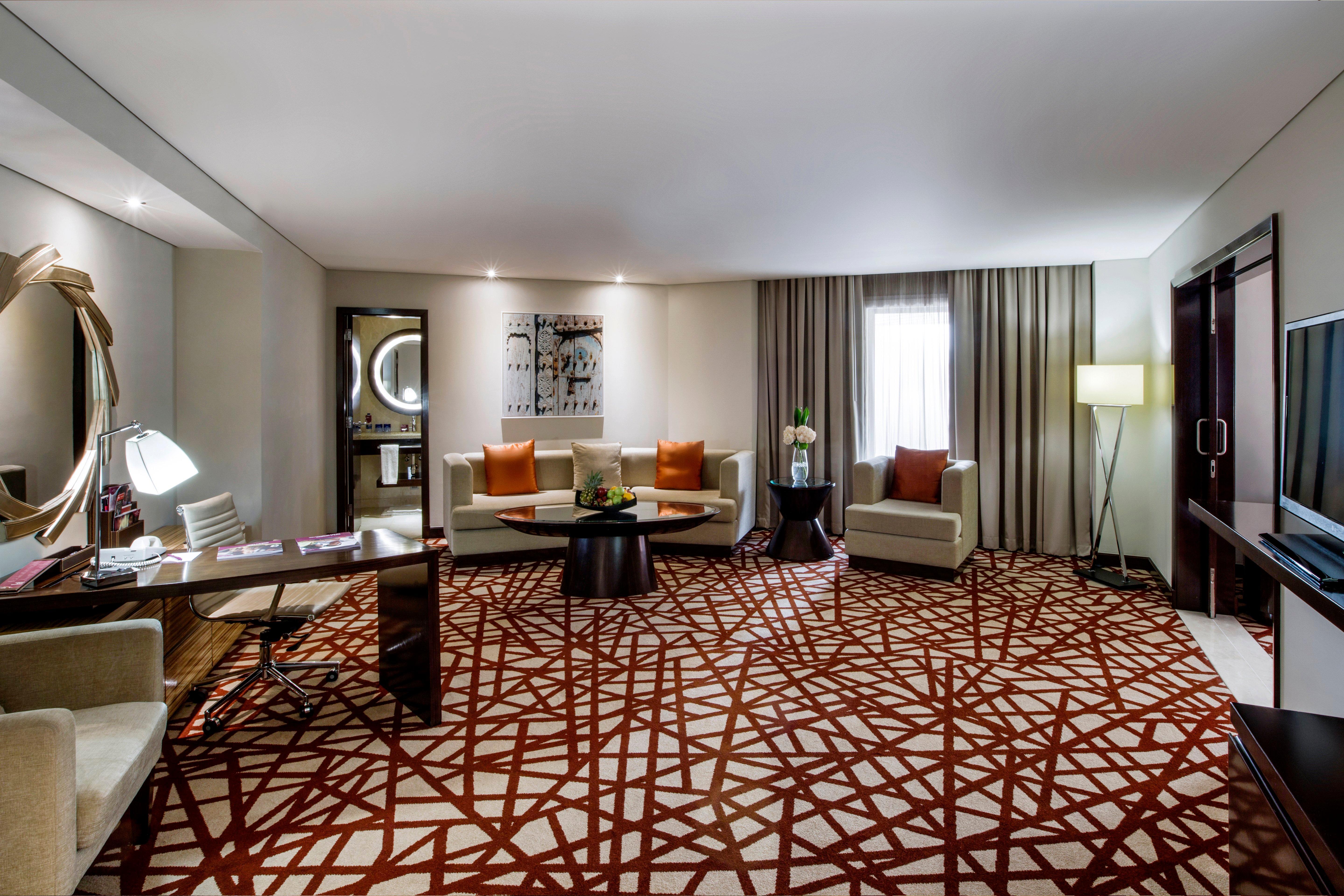 Отель Crowne Plaza Dubai Deira By Ihg Экстерьер фото A suite at the hotel
